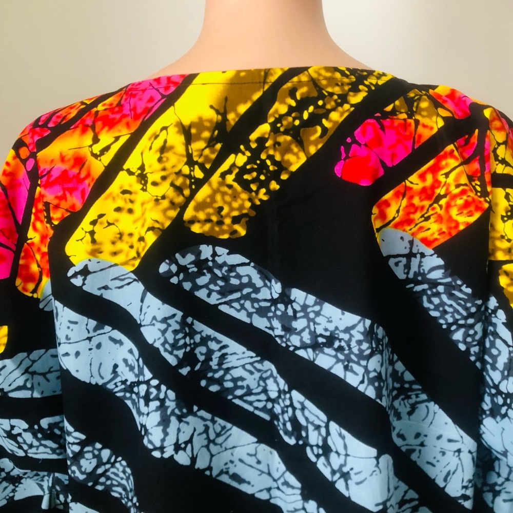 Bold Multicolor African High/Low Top - Picture 10 of 14